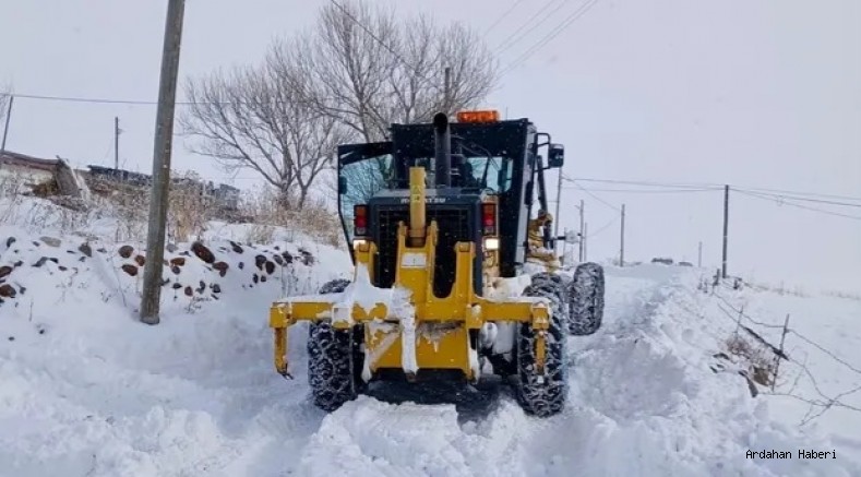 Ardahan’da Karla Mücadele Çalışmaları Aralıksız Sürüyor
