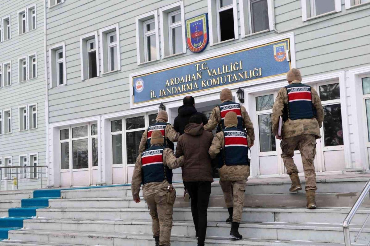 Ardahan da Terör örgütü propagandası yapan 2 şahıs tutuklandı