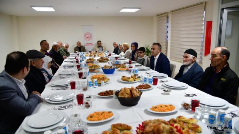 Ardahan da Yaşlılara Saygı Haftası dolayısıyla huzurevinde iftar programı düzenlendi