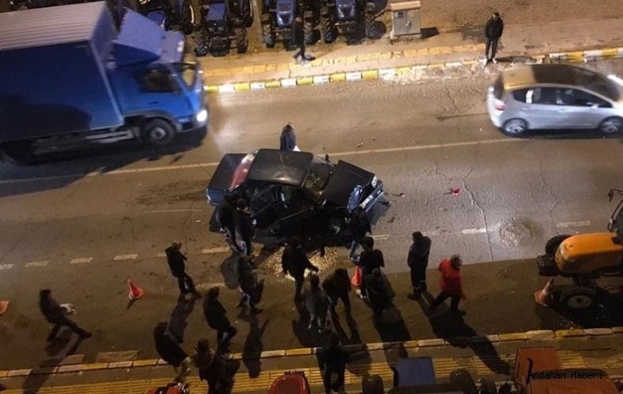 Ardahan Haberi: Ardahan da bir otomobile çarpıp duran F.M.B, araçlarında hasar oluşan sürücülerce dövüldü.