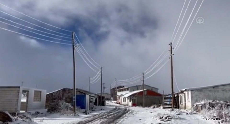 Ardahan Haberi: Ardahan ve Kars'ta mevsimin ilk karı yağdı.