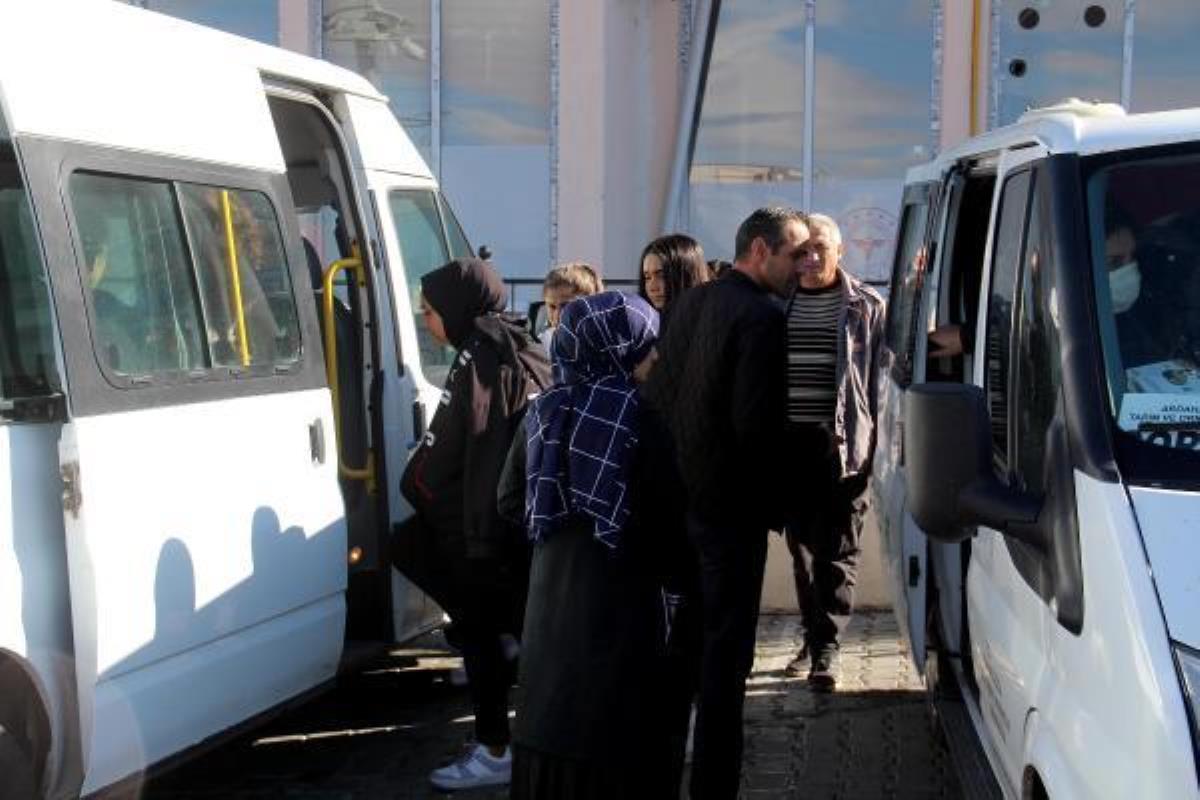 Ardahan Haberi: Ardahan'da 25 öğrenci gıda zehirlenmesi şüphesiyle hastaneye kaldırıldı