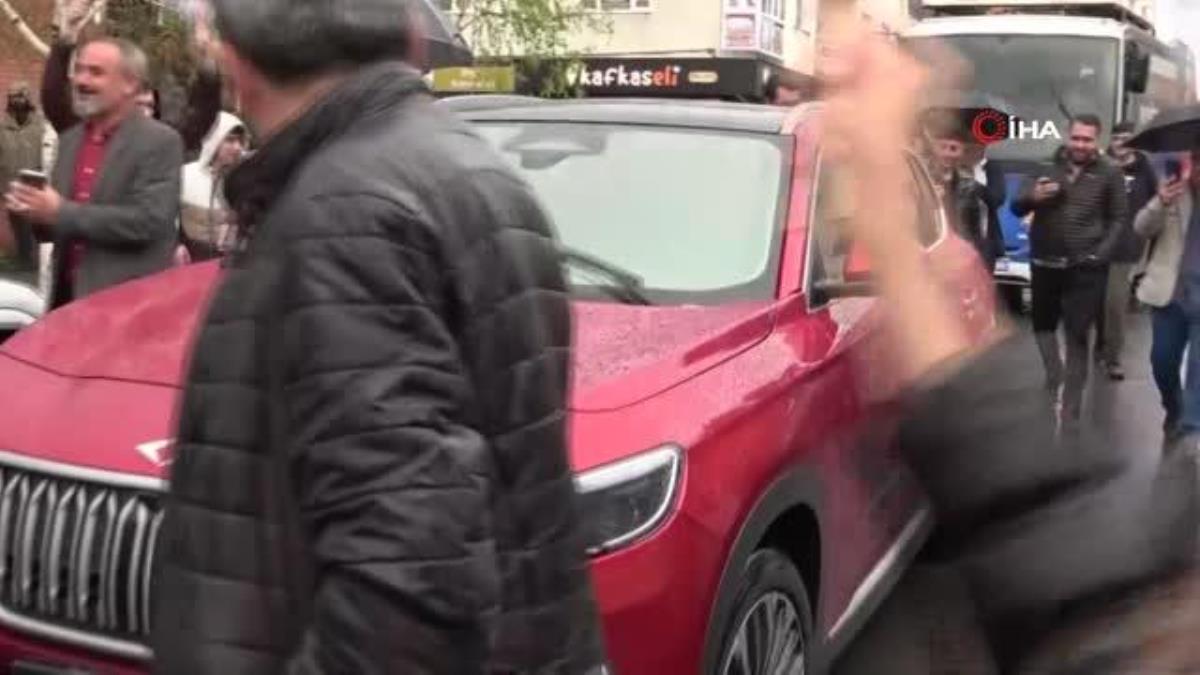 Ardahan Haberi: Ardahan'da yağışlı havaya rağmen Togg'a yoğun ilgi devam ediyor 