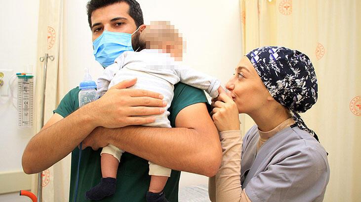 Ardahan Haberi: Babasının kaçırıp hastaneye bıraktığı 5 aylık Arel bebek, ailesine teslim edildi