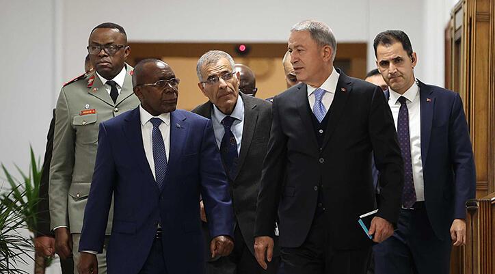 Ardahan Haberi: Bakan Akar, Kongo Demokratik Cumhuriyeti Milli Savunma Bakanı ile görüştü