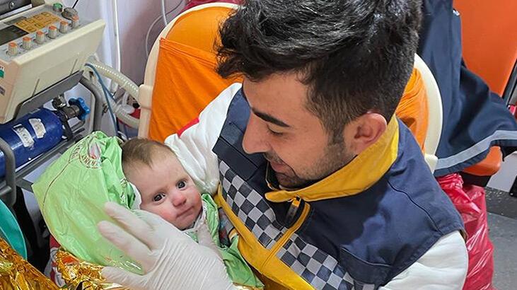 Ardahan Haberi: Binlerce canı kurtaran 112 ekipleri anlatıyor: Enkazdan çıkan bebek parmağımı emdi