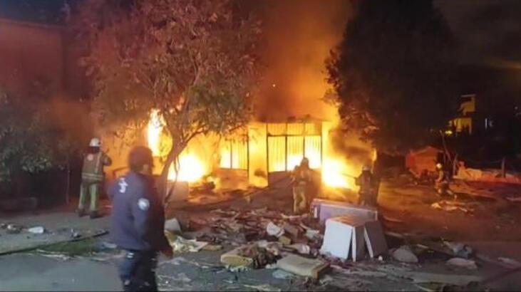 Ardahan Haberi: Çekmeköy'de gecekondu alev alev yandı