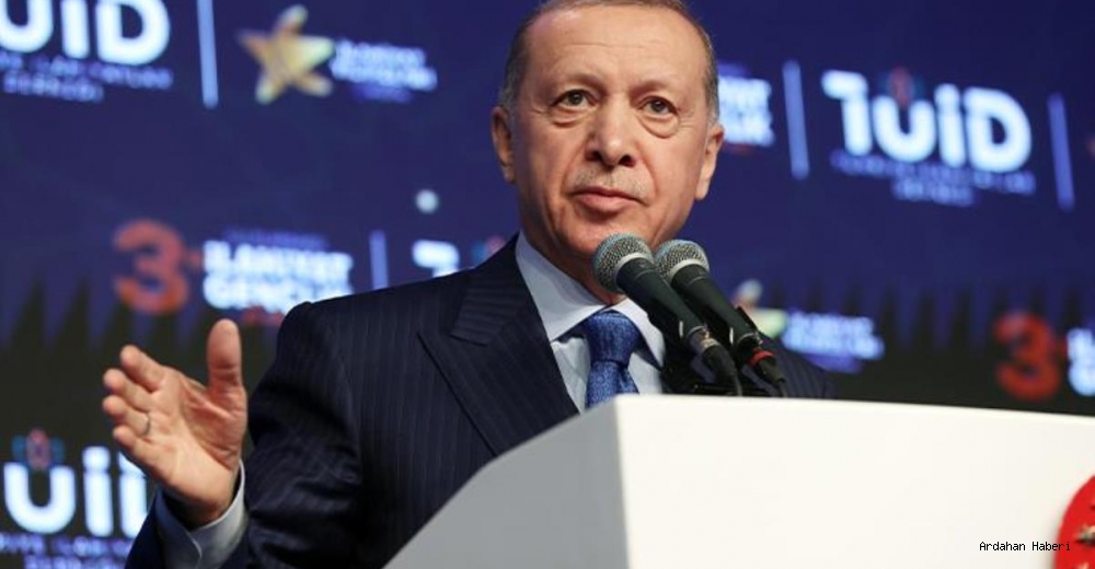 Ardahan Haberi: Cumhurbaşkanı Erdoğan İngilizce öğretmeniyle aralarında geçen diyaloğu anlattı! Salon alkış sesleriyle inledi
