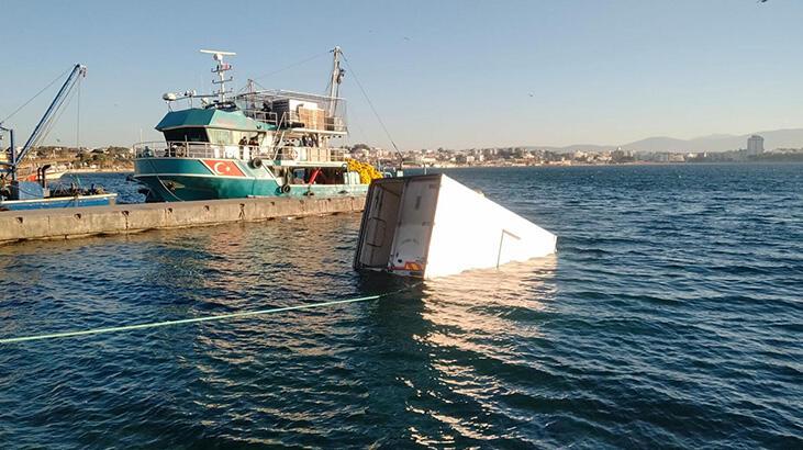 Ardahan Haberi: Direksiyonda baygınlık geçirdi! Kamyonetiyle denize uçtu