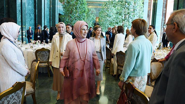 Ardahan Haberi: Emine Erdoğan, kadın büyükelçi ve büyükelçi eşleriyle buluştu