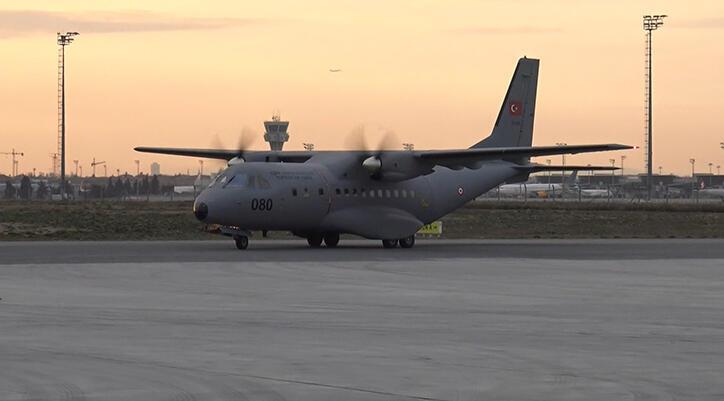 Ardahan Haberi: Hatay'dan gelen 58 AFAD personeli havalimanında alkışlarla karşılandı