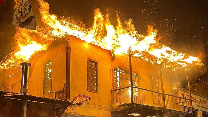 Ardahan Haberi: Kozan'da iki katlı binada çıkan yangın hasara neden oldu
