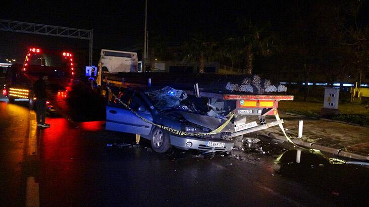Ardahan Haberi: Park halindeki TIR'a çarpan otomobilin sürücüsü hayatını kaybetti