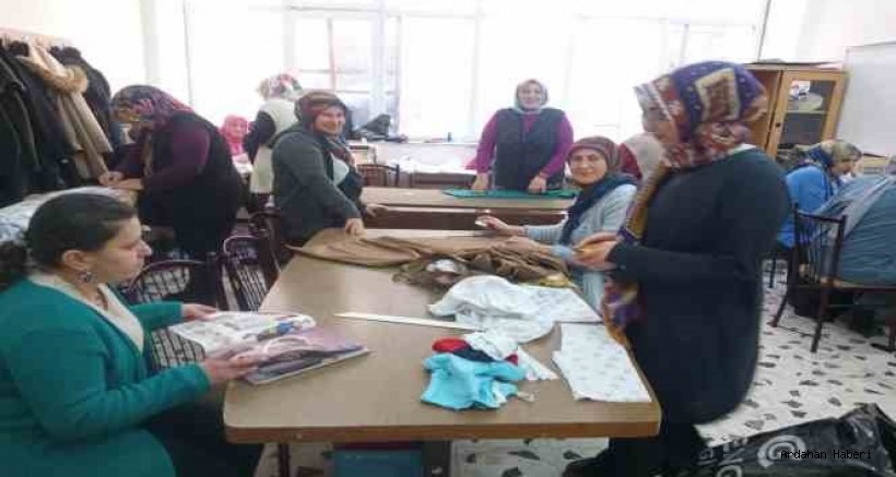 Ardahan Haberi: Terzilik kursuna Posoflu kadınlar yoğun ilgi gösteriyor