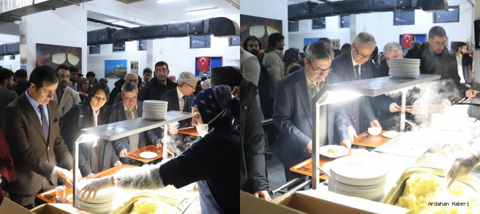 Ardahan Üniversitesi Rektörü Öğrencilerle İftarda Buluştu