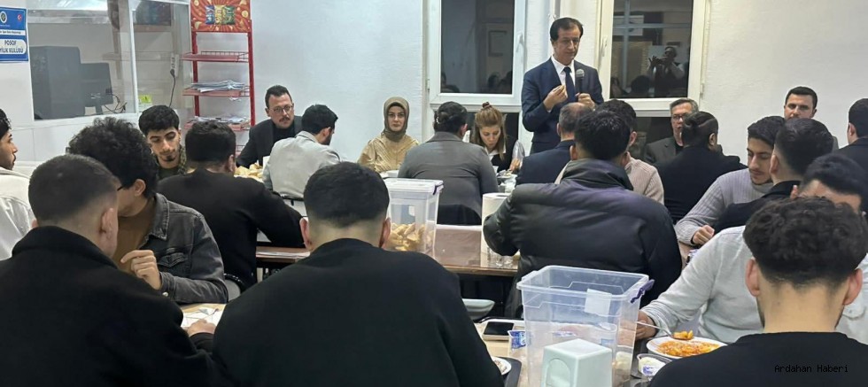 Ardahan Üniversitesi Rektörü Prof. Dr. Öztürk Emiroğlu, Posof MYO’da Öğrencilerle İftar Sofrasında Buluştu