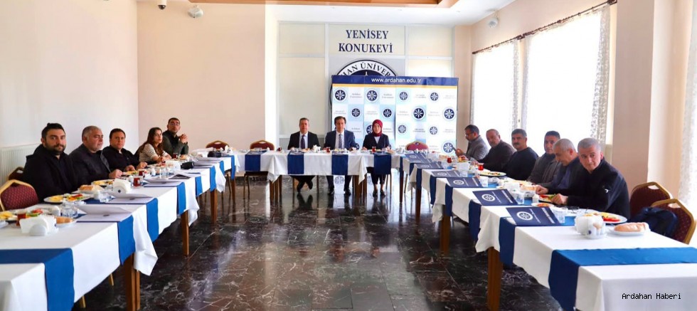 Ardahan Üniversitesi Rektörü Prof. Dr. Öztürk Emiroğlu Yerel Basınla Bir Araya Geldi