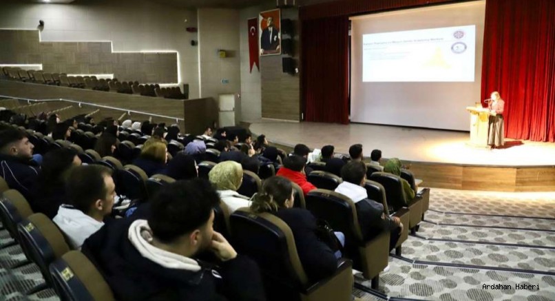 Ardahan Üniversitesinde Kariyer Elçileri Bilgilendirme Toplantısı Düzenlendi