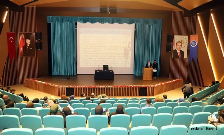 Ardahan Üniversitesinde Mekke’nin Fethi konulu program düzenlendi.