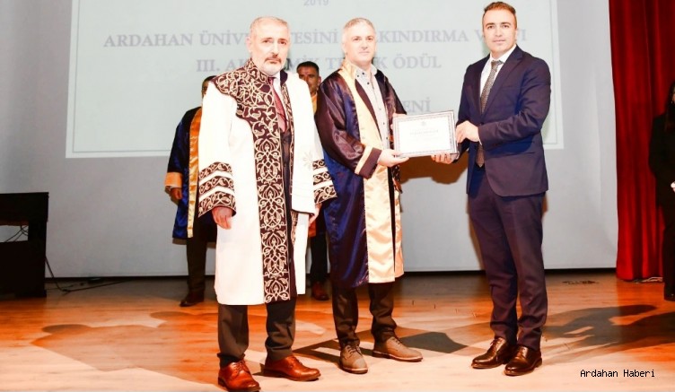 Ardahan Valisi Hayrettin Çiçek, Akademik Teşvik Ödül törenine katıldı