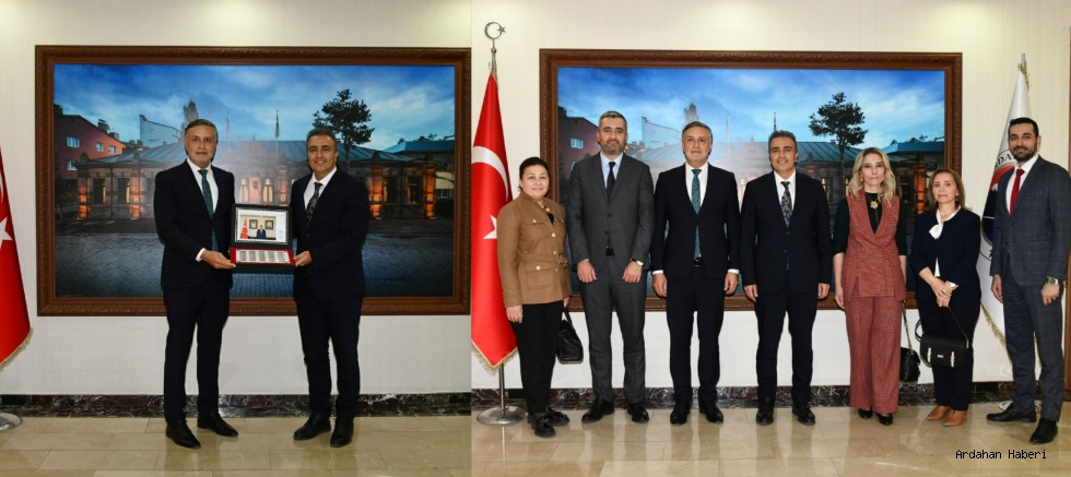 Ardahan Valisi  Hayrettin Çiçek, PTT Genel Müdür Yardımcısı Fatih Tezcanı makamında kabul etti.