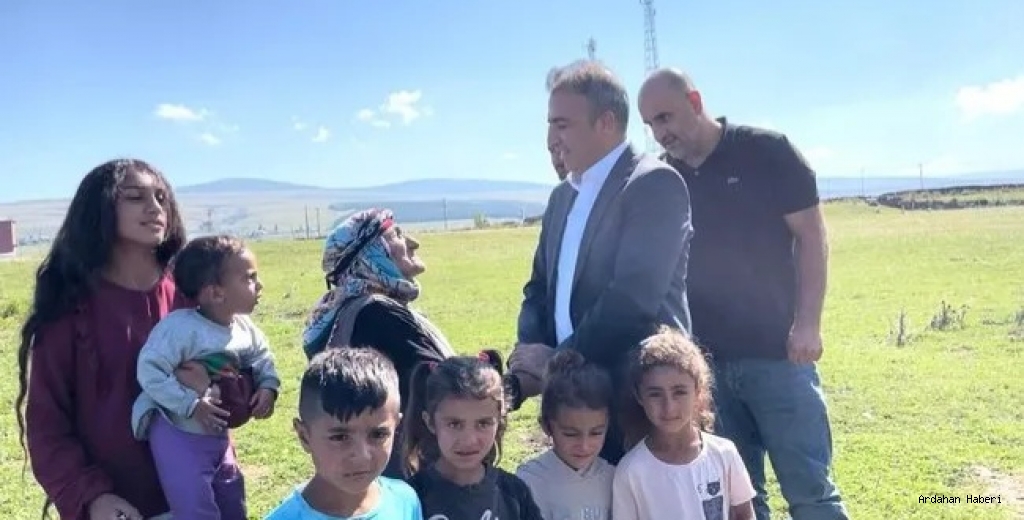 Ardahan Valisi Hayrettin Çiçek Şehid Muzaffer Çelik’in ailesini ziyaret etti