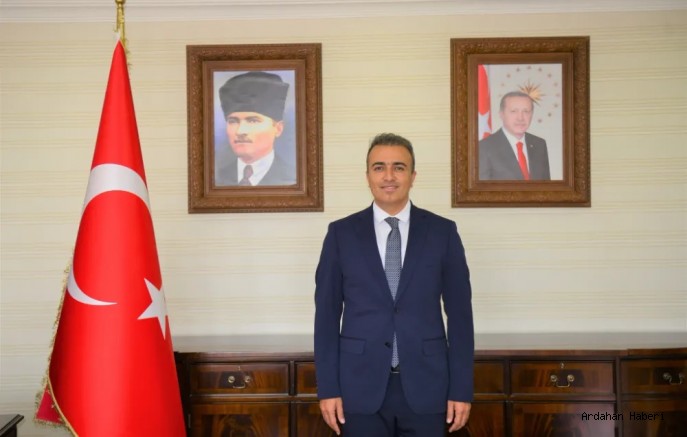 Ardahan Valisi Hayrettin Çiçek,  yeni yıl dolayısıyla tebrik mesajı yayınladı