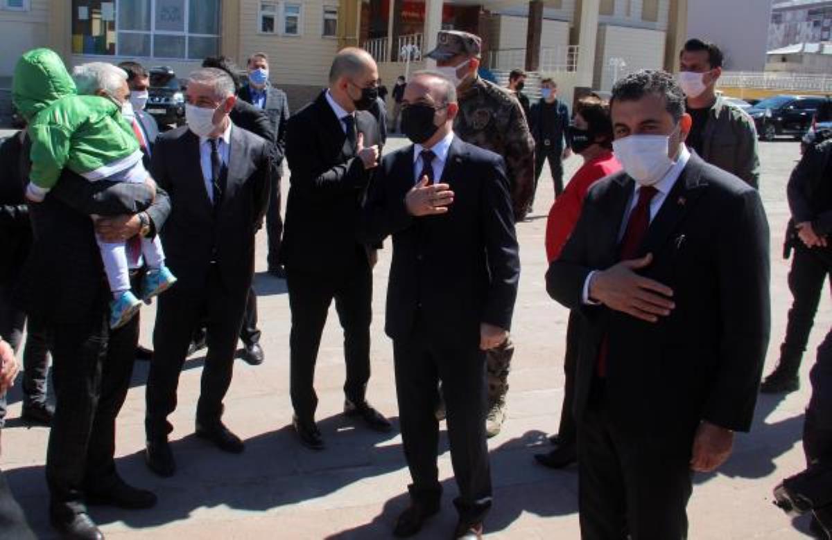 Ardahan Valisi Öner'den 23 Nisan kutlamasında aşı olun uyarısı