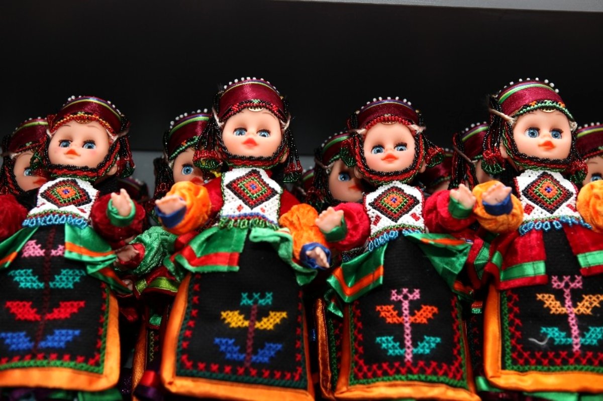 Ardahan'da 23 kadın Damal Bebeği üretiyor