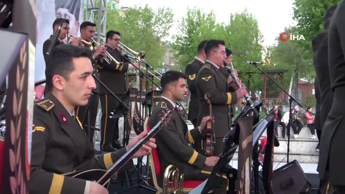 Ardahan'da askeri bandoya yoğun ilgi