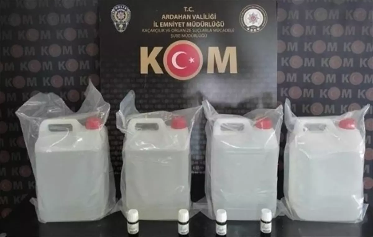 Ardahan'da Kargo Firmasında 20 Litre Etil Alkol Ele Geçirildi
