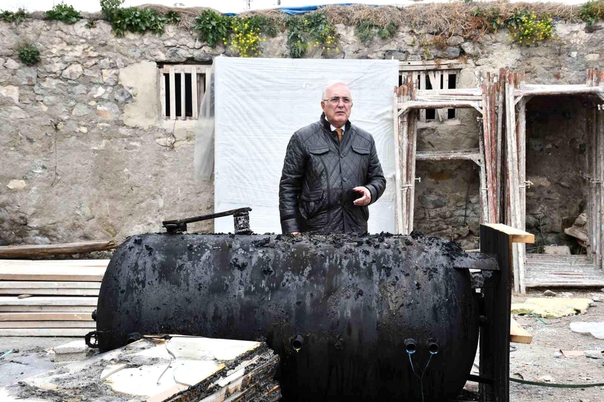 Eski Milletvekili İş İnsanı Ensar Öğün Ardahan daki Otel İnşaatına Sabotaj: Su Tankları Yakıldı