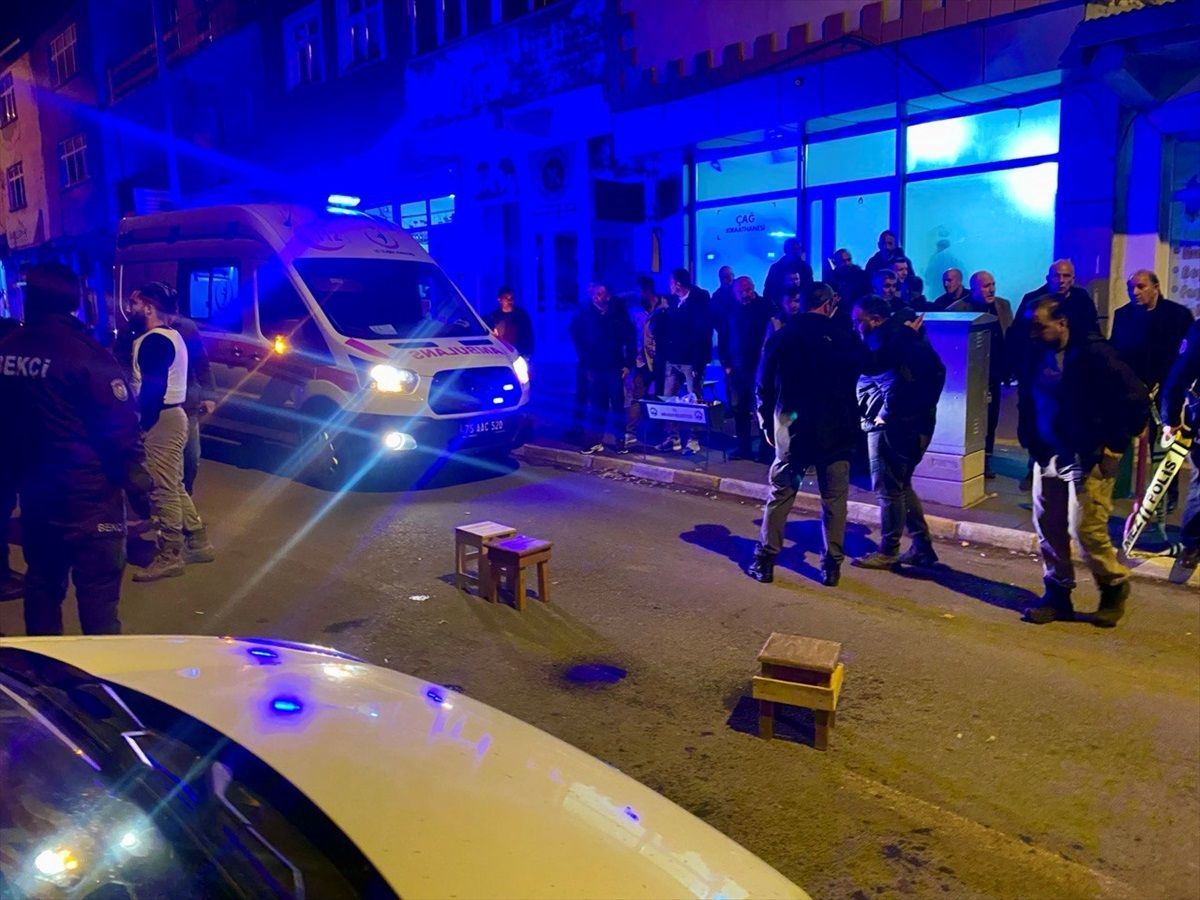 Ardahan'da silahlı kavgada yaralanan kişi tedavi altına alındı