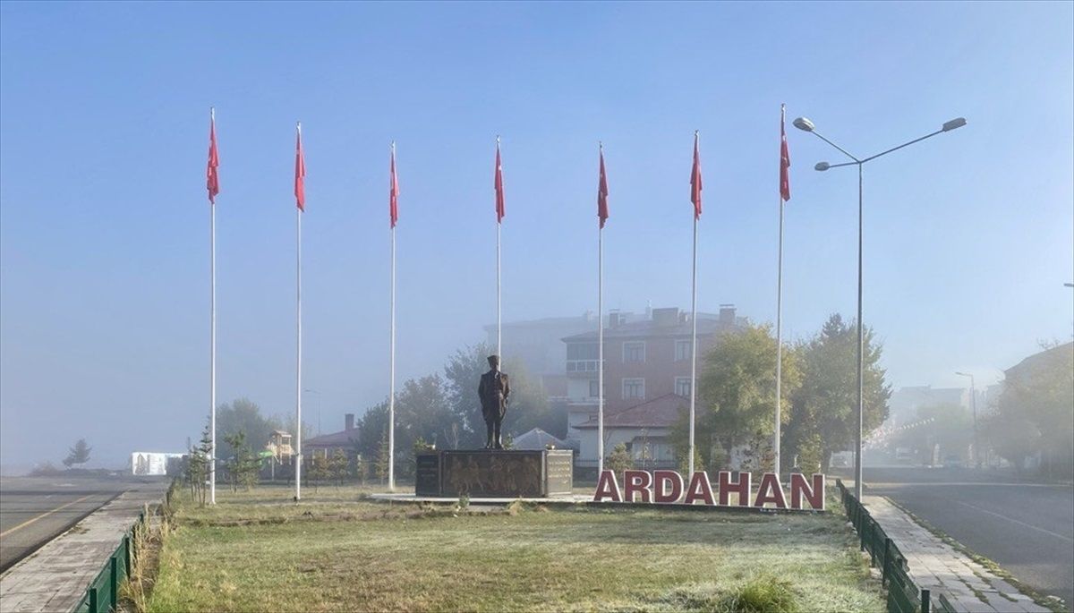 Ardahan'da Sis ve Buzlanma, Kars'ta Kar Yağışı