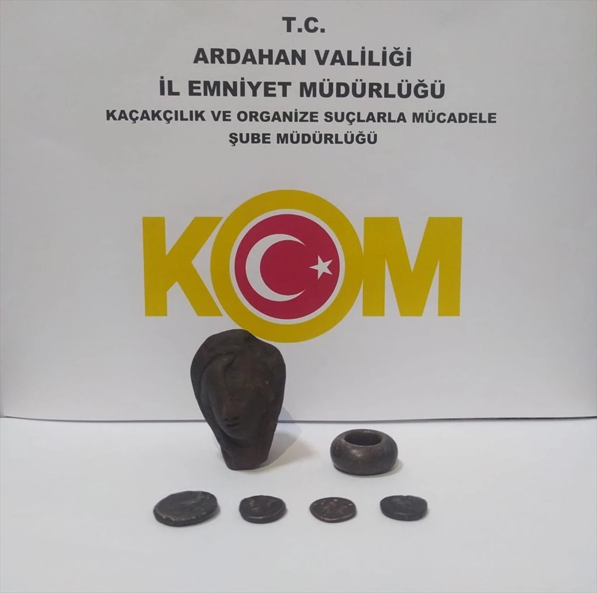 Ardahan'da Tarihi Eser Operasyonu: 4 Sikke ve Heykelcik Ele Geçirildi