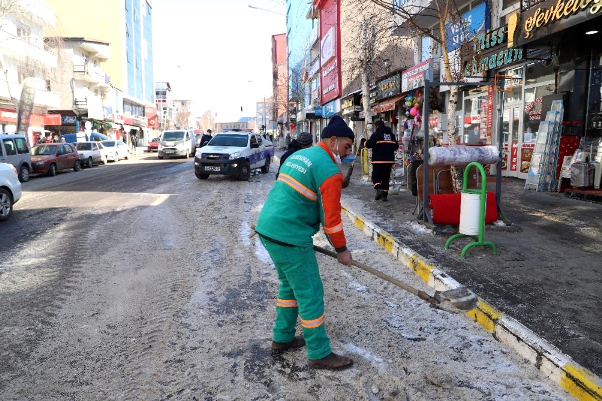 Ardahan'da temizlik çalışmaları devam ediyor