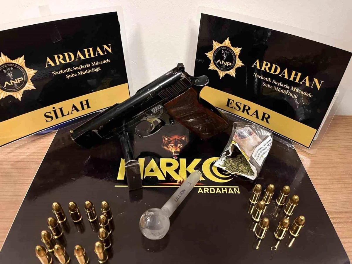 Ardahan'da Uyuşturucu Ticareti Yapan 4 Kişi Yakalandı