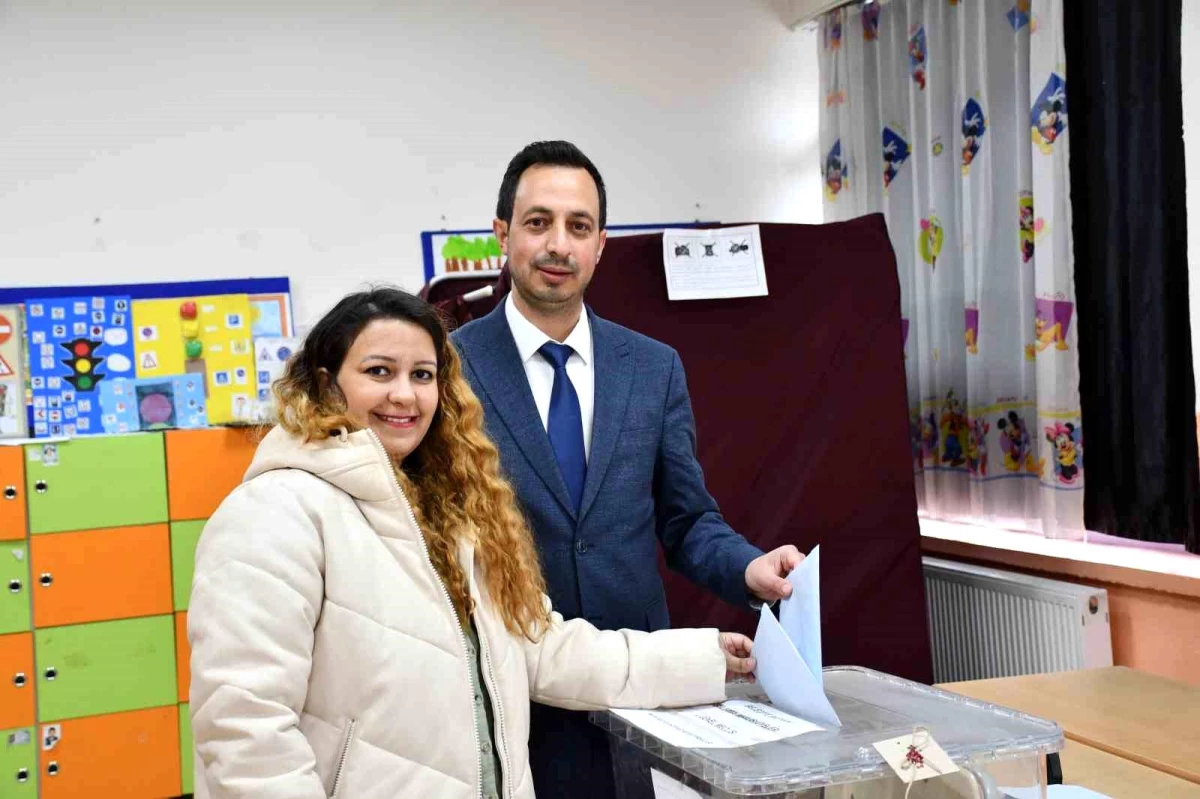Ardahan'da yerel seçimler için oy kullanma işlemi başladı