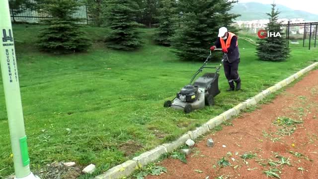 Arefe günü cadde ve sokaklar boş kaldı