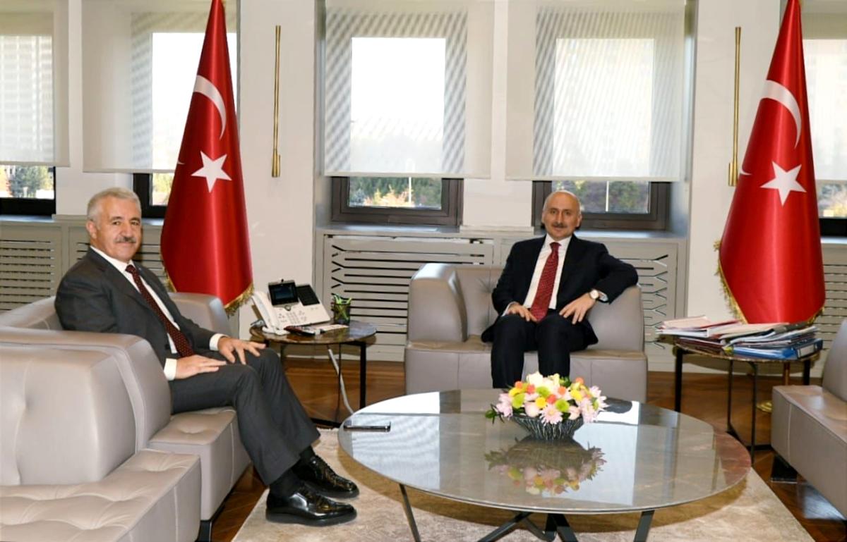 Arslan, Ulaştırma Bakanıyla Turistik Doğu Ekspresi görüştü!