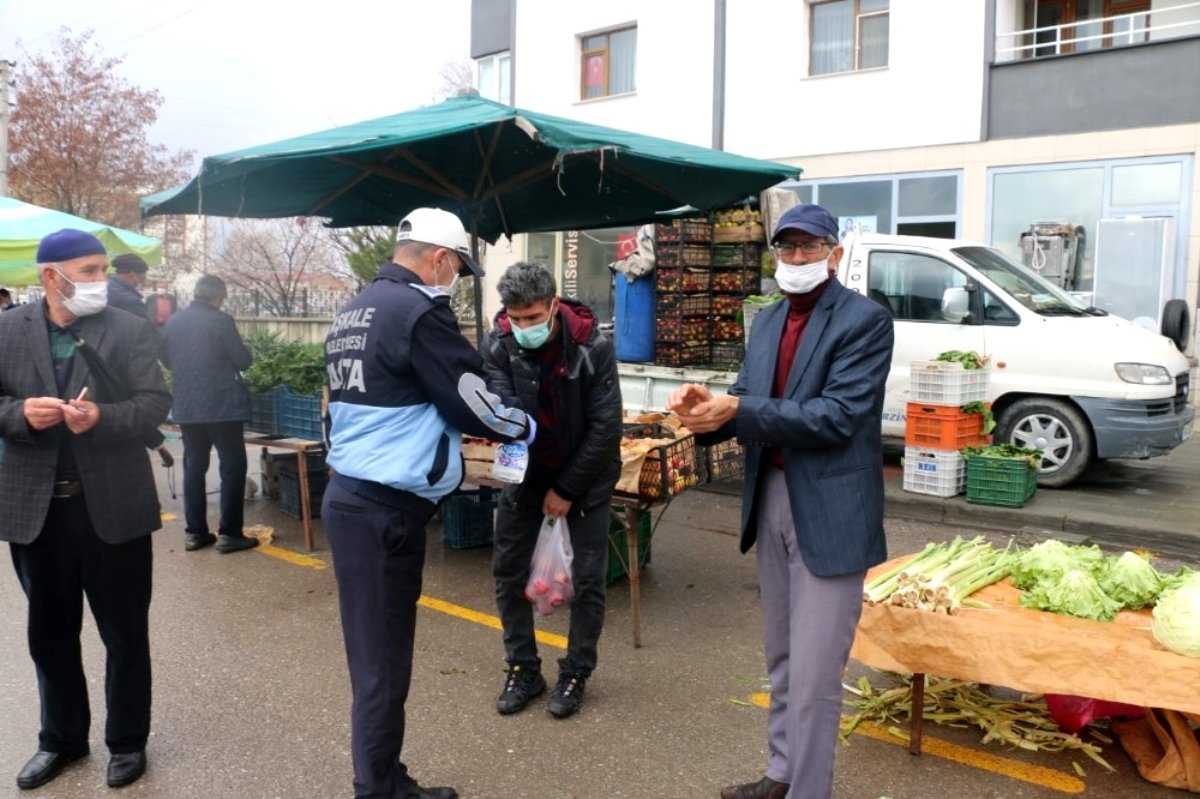 Aşkale'de 7 hafta sonra pazar kuruldu