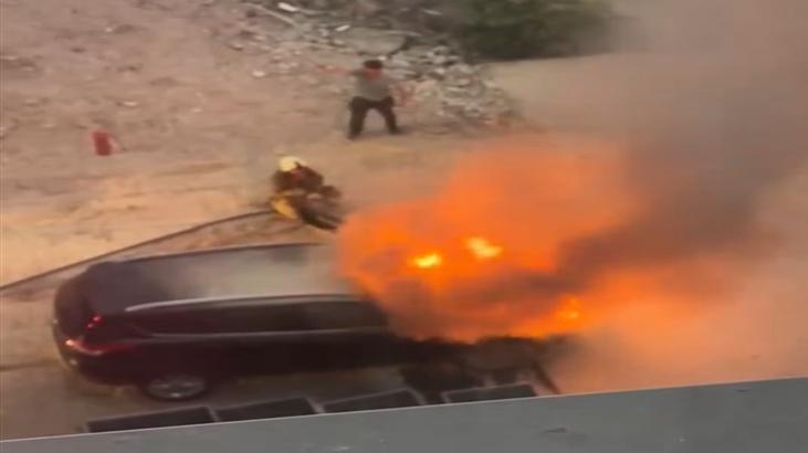 Avcılar'da seyir halindeki cip bir anda alev aldı
