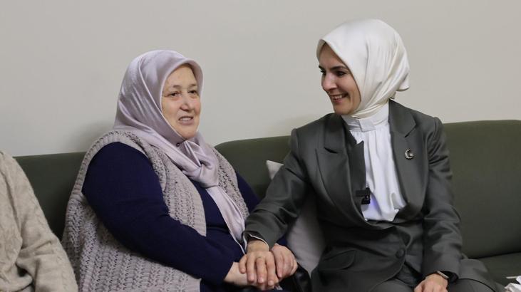 Bakan Göktaş, şehit ailesini ziyaret etti! 'Daima yanındayız'