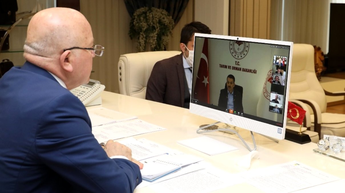 Bakan Pakdemirli'den Başkan Sekmen'e üretim övgüsü