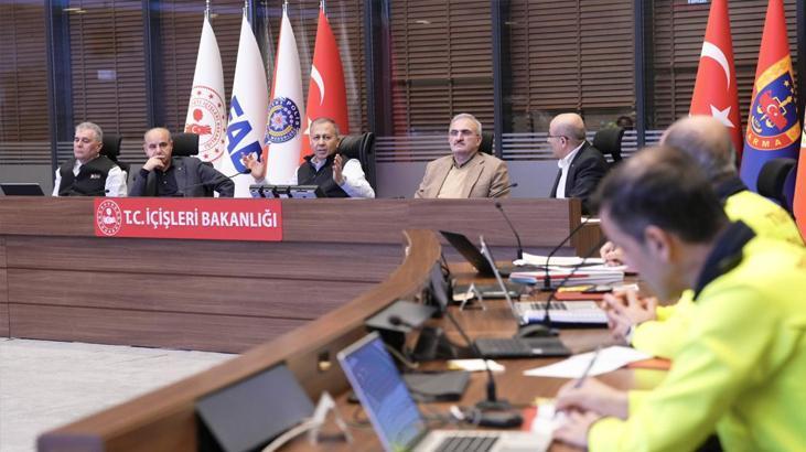 Bakan Yerlikaya'dan trafik paylaşımı! Tüm sürücüleri uyardı