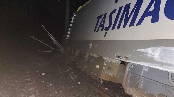 Balıkesir’de Toprak Kayması Treni Raydan Çıkardı: 1 Yaralı, 143 Yolcu Tahliye Edildi