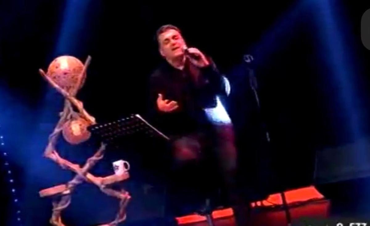 Başkan Demir'den kız öğrencilere anlamlı destek