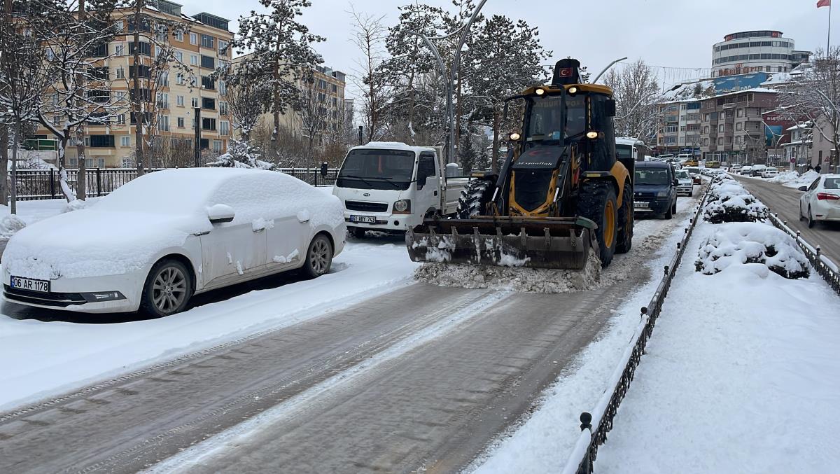 Bayburt, Gümüşhane ve Artvin'de kar, yaşamı olumsuz etkiliyor