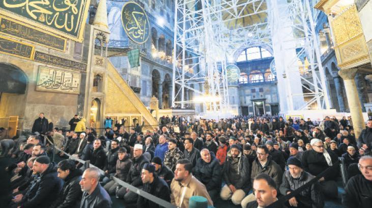 Bayramın İlk Işığında Gönüller Aynı Safda Buluştu