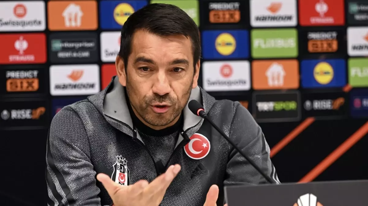 Beşiktaş'ta teknik direktör Giovanni van Bronckhorst ile yollar ayrıldı